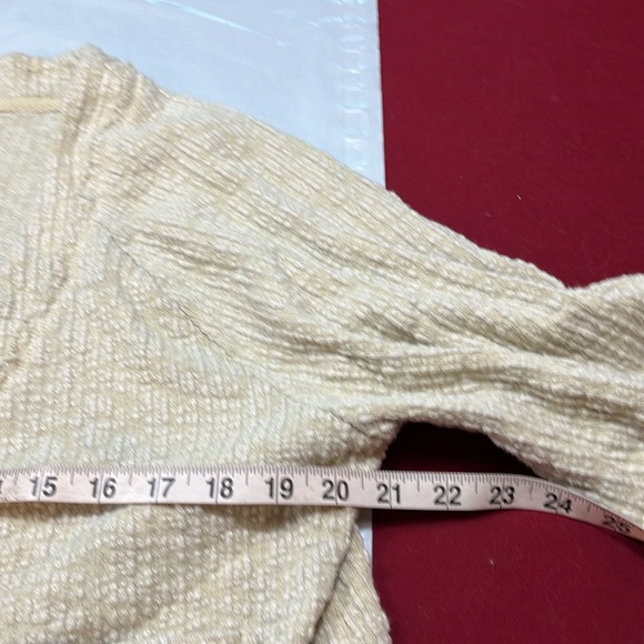 FP Beach TEXTURED KNIT cropped sweater button up cardigan pockets puff sleeve S - Picture 11 of 16